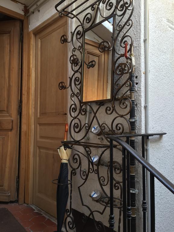 شقة Light Filled Penthouse In Old Antibes. Heart Of The Riviera المظهر الخارجي الصورة