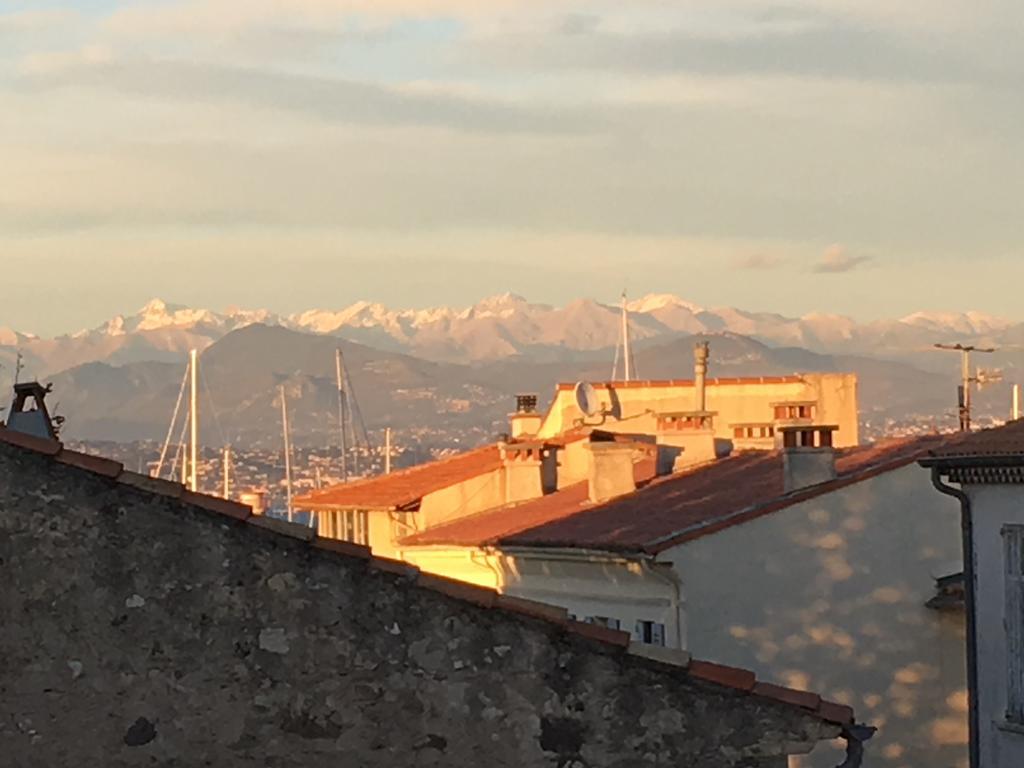 شقة Light Filled Penthouse In Old Antibes. Heart Of The Riviera المظهر الخارجي الصورة
