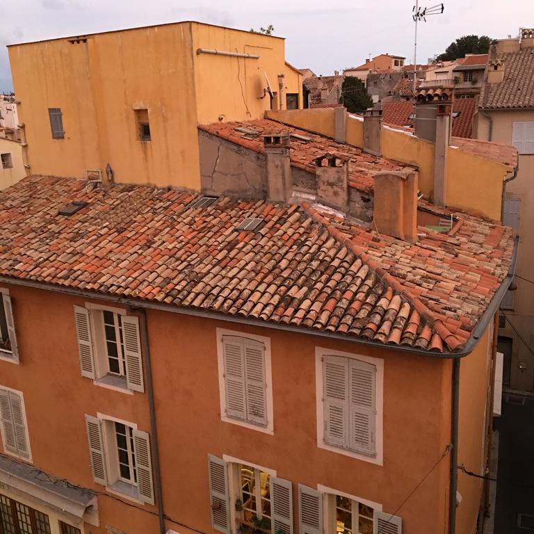 شقة Light Filled Penthouse In Old Antibes. Heart Of The Riviera المظهر الخارجي الصورة