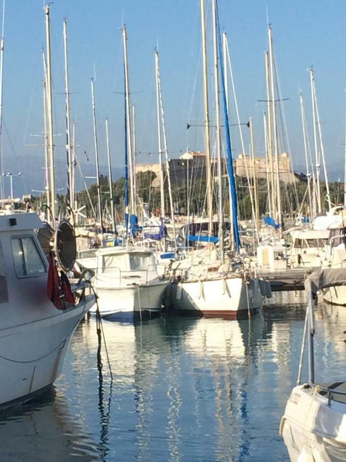 شقة Light Filled Penthouse In Old Antibes. Heart Of The Riviera المظهر الخارجي الصورة
